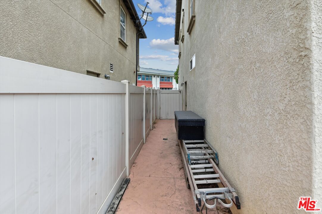 3012 Dunkirk Drive Oxnard, CA 93035 - Photo 26 of 29 a view of a hallway with stairs