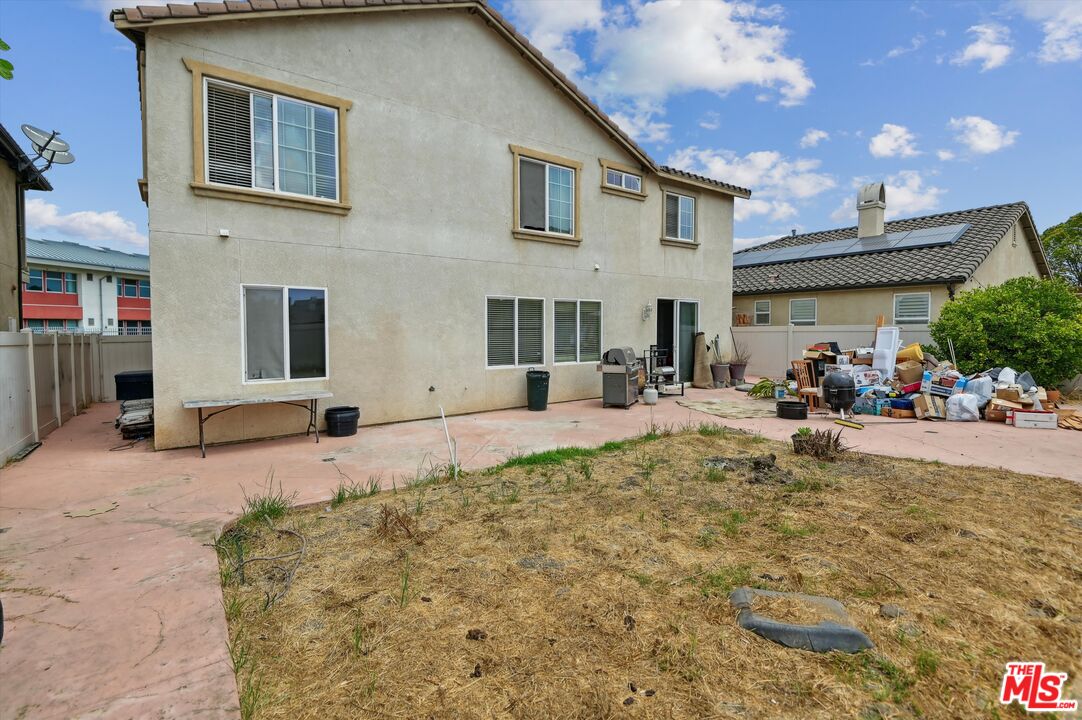 3012 Dunkirk Drive Oxnard, CA 93035 - Photo 28 of 29 a view of a house with a patio