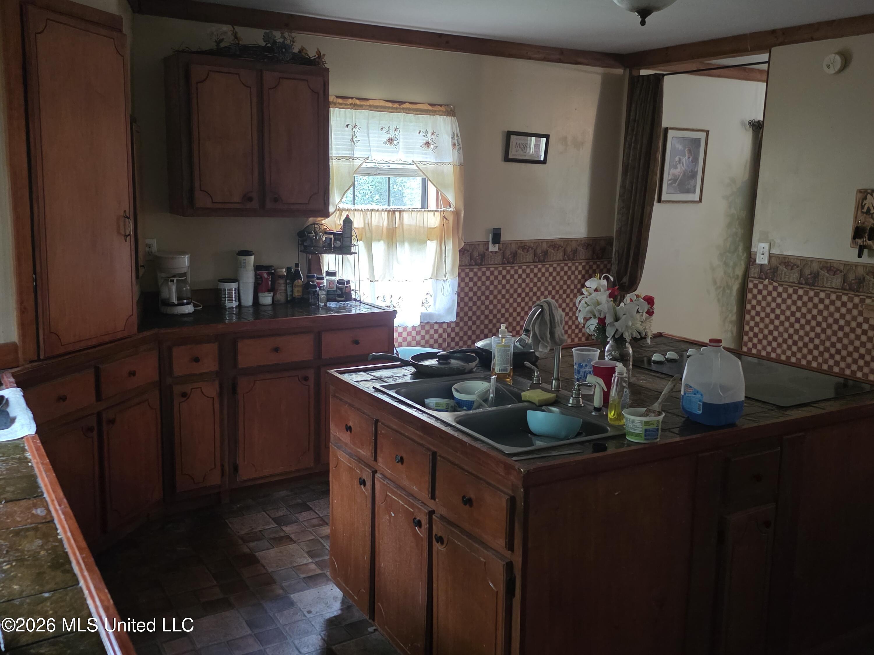 2025 Hendrix Road Coffeeville, MS 38922 - Photo 5 of 27 kitchen
