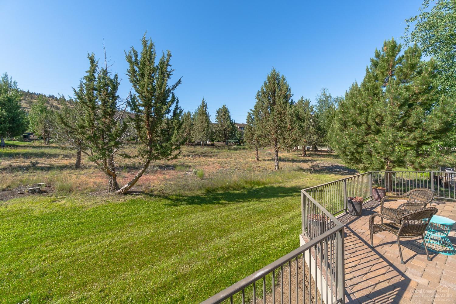 11084 Village Loop Redmond, OR 97756 - Photo 4 of 25 Gallery Image 4