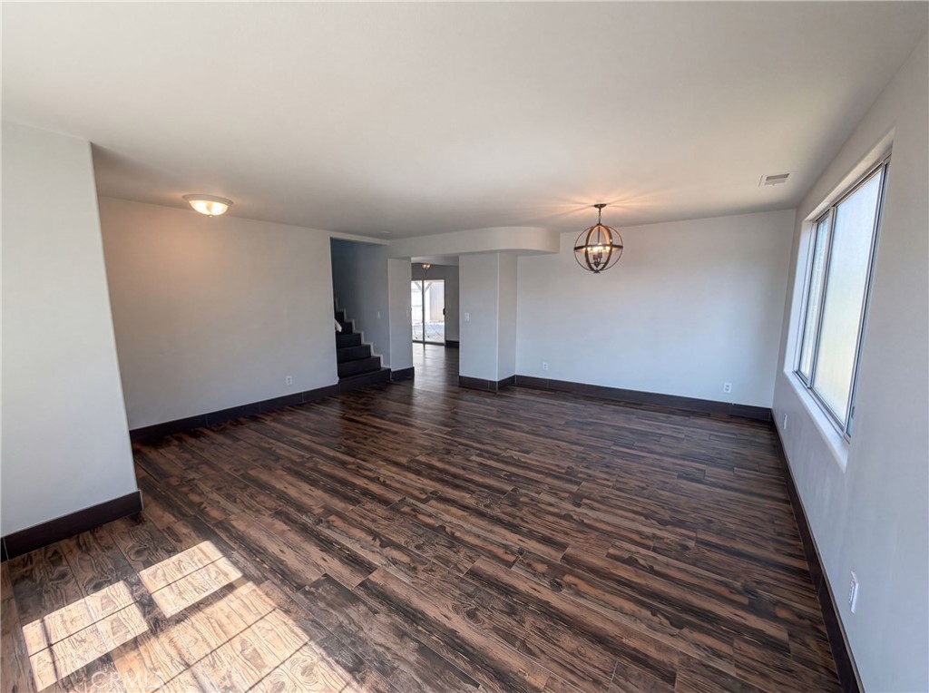 922 West Craig Street Rialto, CA 92377 - Photo 3 of 32