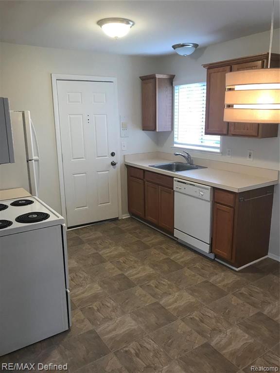 454 Romeo Road, Unit 216 Rochester, MI 48307 - Photo 5 of 10