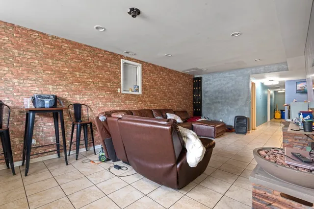 $549,000 | 949 West 51st Street, Chicago, IL 60609