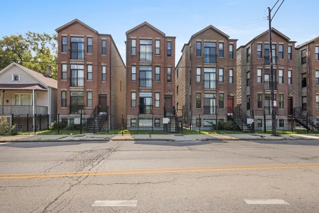 $549,000 | 949 West 51st Street, Chicago, IL 60609