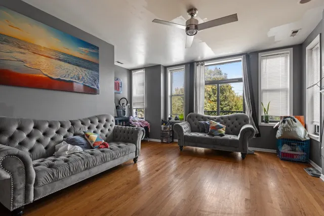 $549,000 | 949 West 51st Street, Chicago, IL 60609