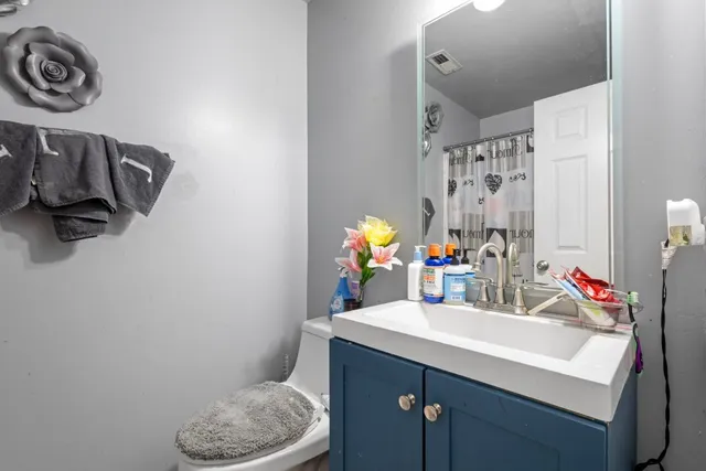 $549,000 | 949 West 51st Street, Chicago, IL 60609