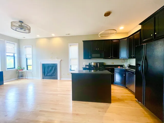 $549,000 | 949 West 51st Street, Chicago, IL 60609