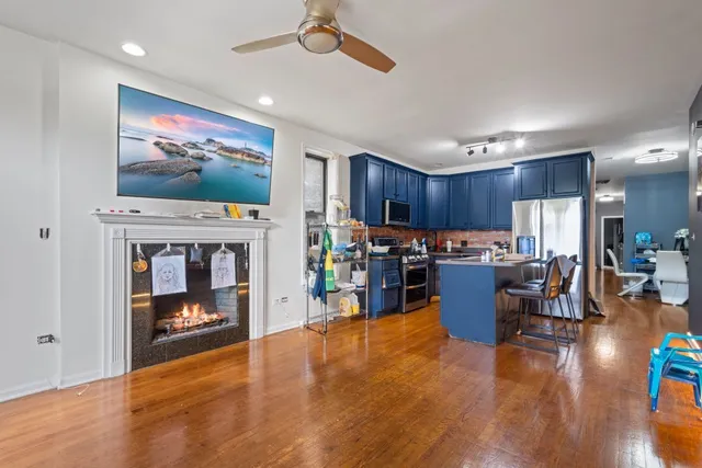 $549,000 | 949 West 51st Street, Chicago, IL 60609