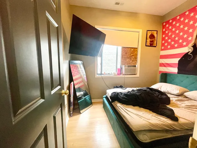 $549,000 | 949 West 51st Street, Chicago, IL 60609