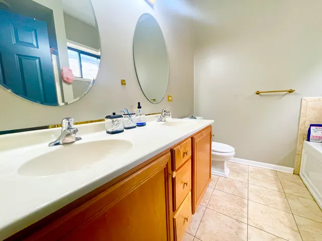 $549,000 | 949 West 51st Street, Chicago, IL 60609