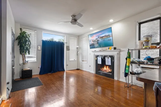 $549,000 | 949 West 51st Street, Chicago, IL 60609