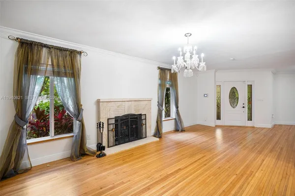 $8,000 | 648 Sevilla Avenue, Coral Gables, FL 33134