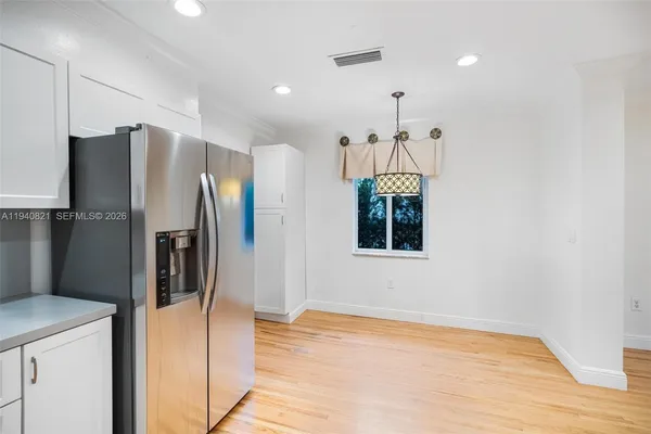 $8,000 | 648 Sevilla Avenue, Coral Gables, FL 33134