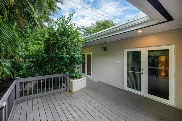 $8,000 | 648 Sevilla Avenue, Coral Gables, FL 33134