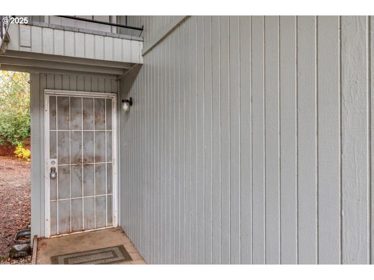 159 Southwest Florence Avenue Gresham, OR 97080 - Photo 2 of 24 a view of wooden door