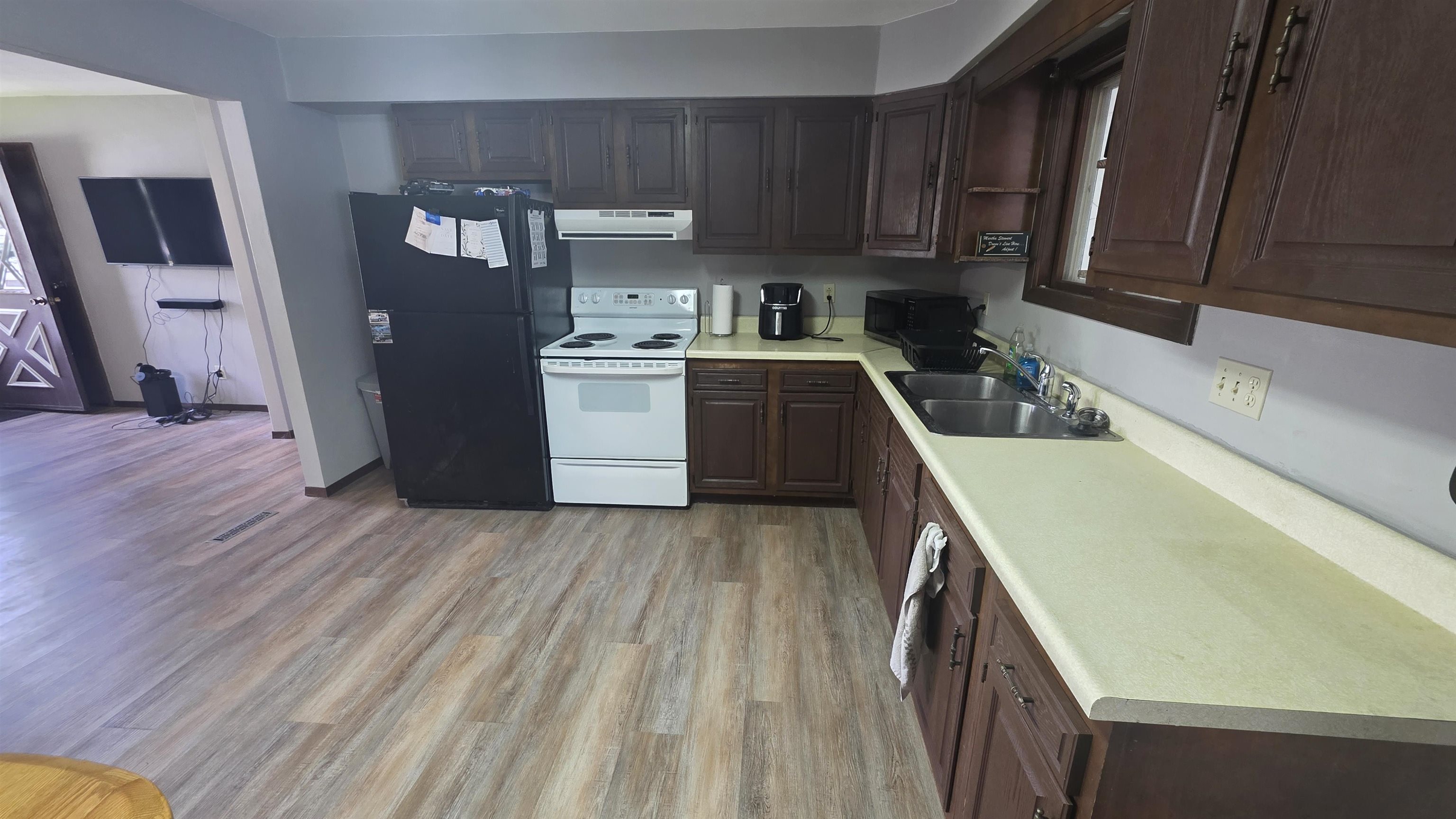 133 South Jackson Street Lancaster, WI 53813 - Photo 11 of 33