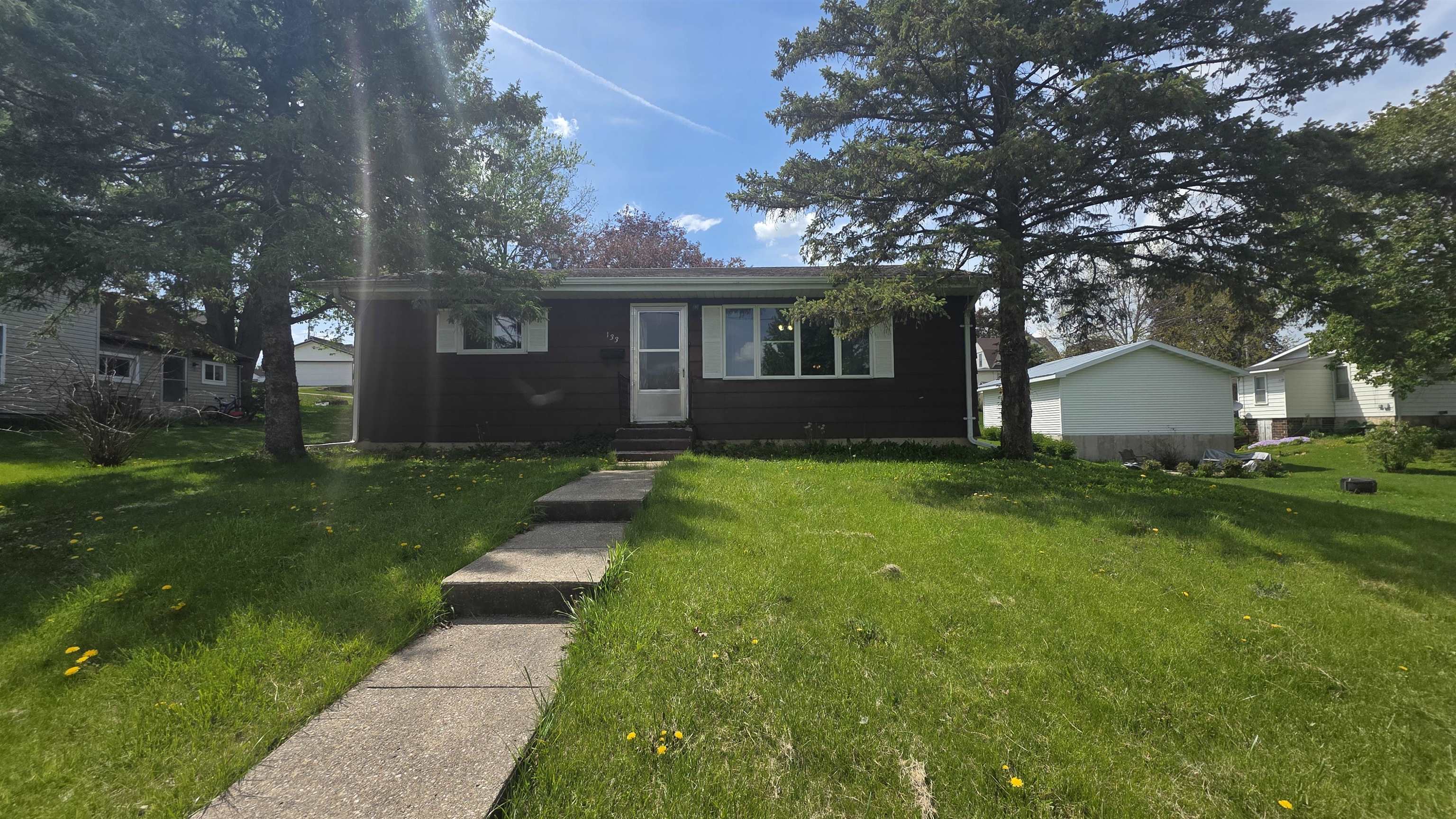 133 South Jackson Street Lancaster, WI 53813 - Photo 2 of 33