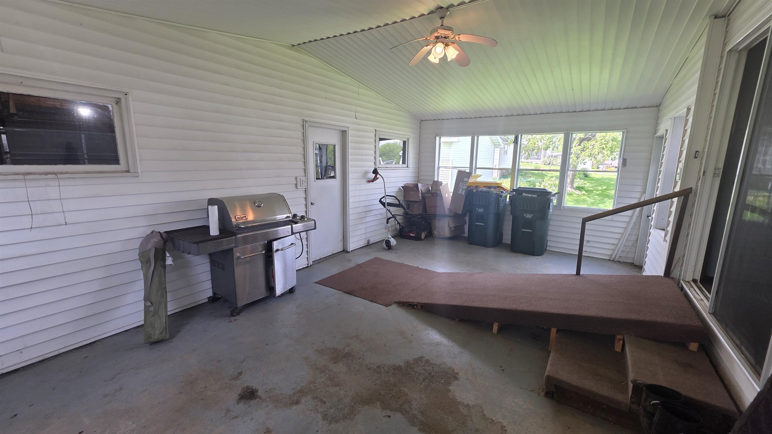 133 South Jackson Street Lancaster, WI 53813 - Photo 25 of 33