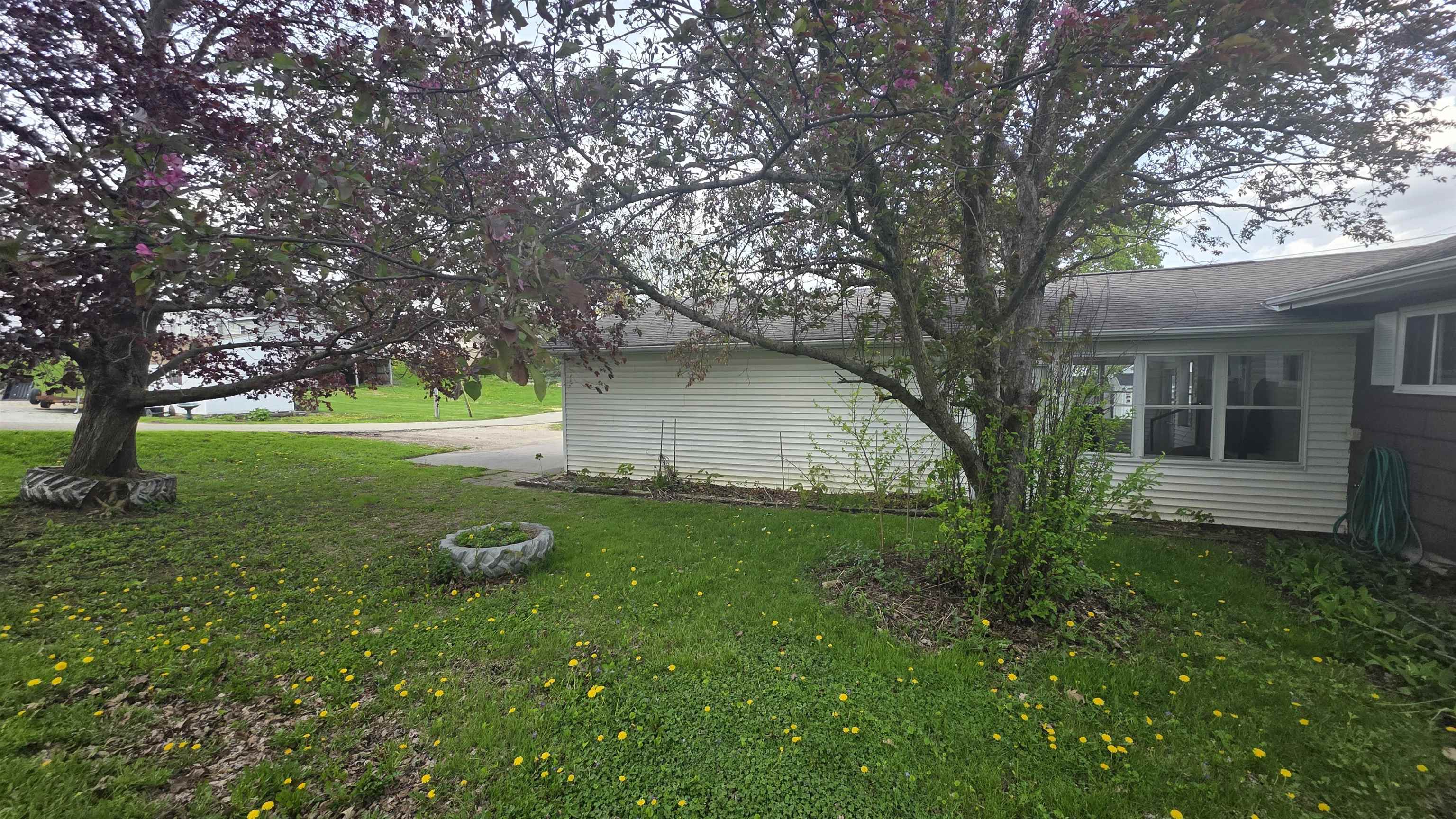 133 South Jackson Street Lancaster, WI 53813 - Photo 5 of 33