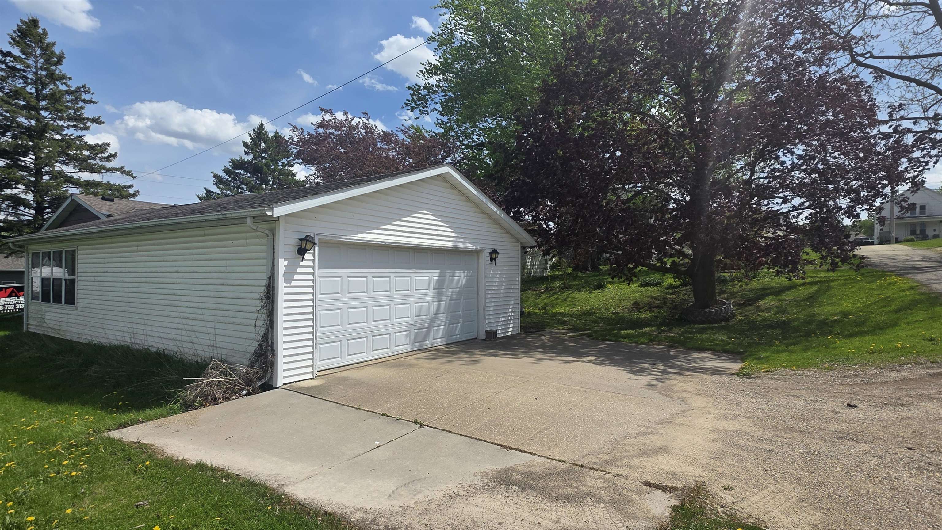 133 South Jackson Street Lancaster, WI 53813 - Photo 7 of 33