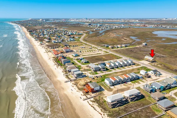 $349,900 | 919 Bluewater Highway, Surfside Beach, TX 77541