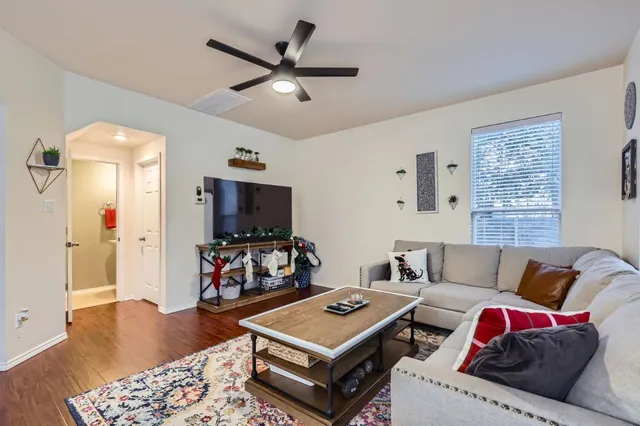 $2,700 | 10205 Garbacz Drive, Unit 210, Austin, TX 78748