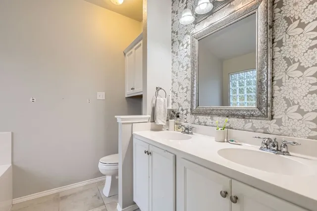 $2,700 | 10205 Garbacz Drive, Unit 210, Austin, TX 78748