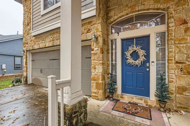 $2,700 | 10205 Garbacz Drive, Unit 210, Austin, TX 78748