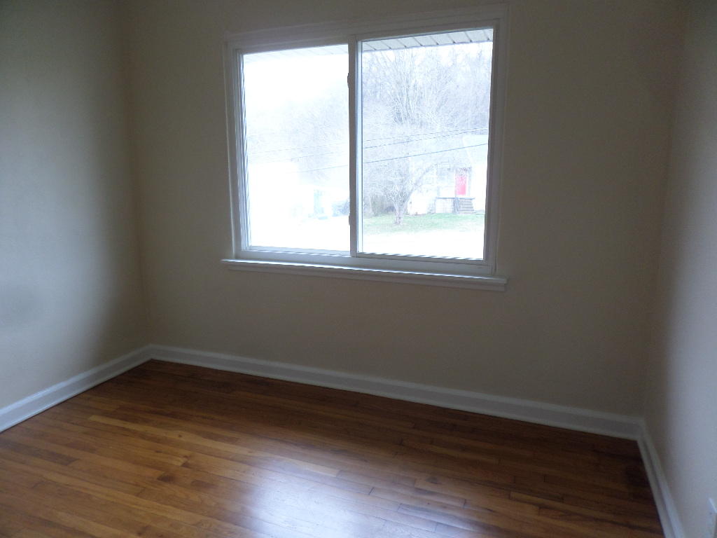 127 Salem Road Oak Ridge, TN 37830 - Photo 15 of 24 Bedroom 2