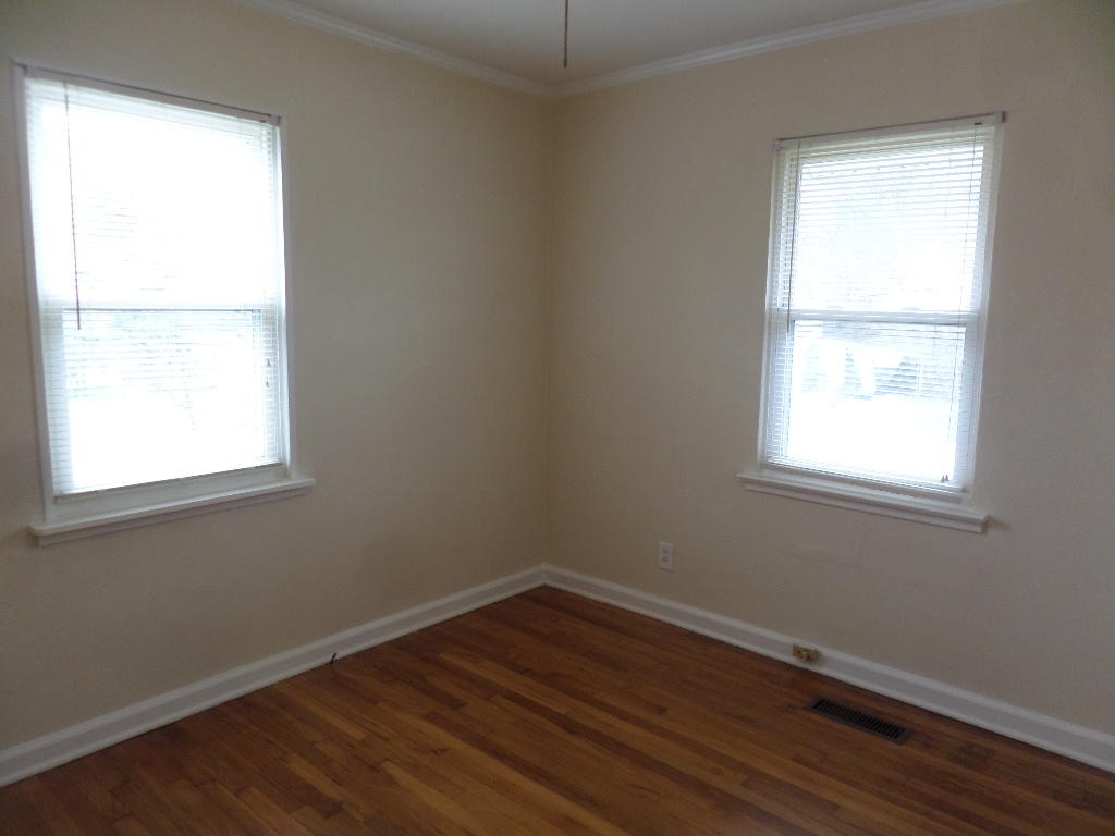 127 Salem Road Oak Ridge, TN 37830 - Photo 17 of 24 Bedroom 3