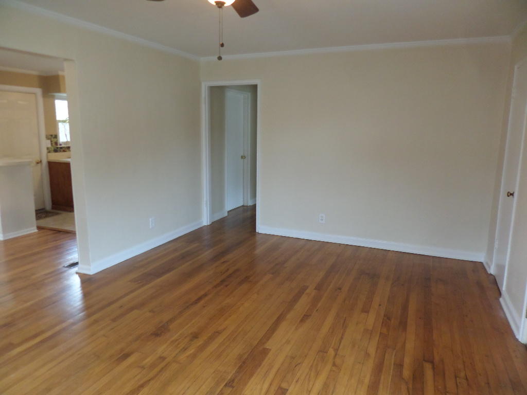 127 Salem Road Oak Ridge, TN 37830 - Photo 3 of 24 Lving Room