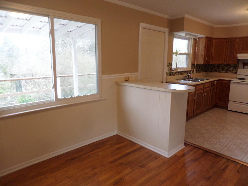 127 Salem Road Oak Ridge, TN 37830 - Photo 8 of 24 Breakfast Room