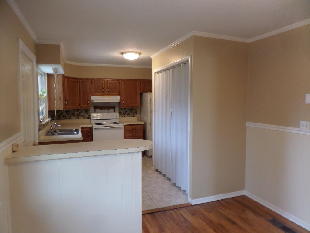 127 Salem Road Oak Ridge, TN 37830 - Photo 9 of 24 Breakfast Room