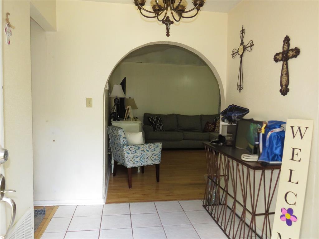 3308 Spring Valley Drive Bedford, TX 76021 - Photo 4 of 34