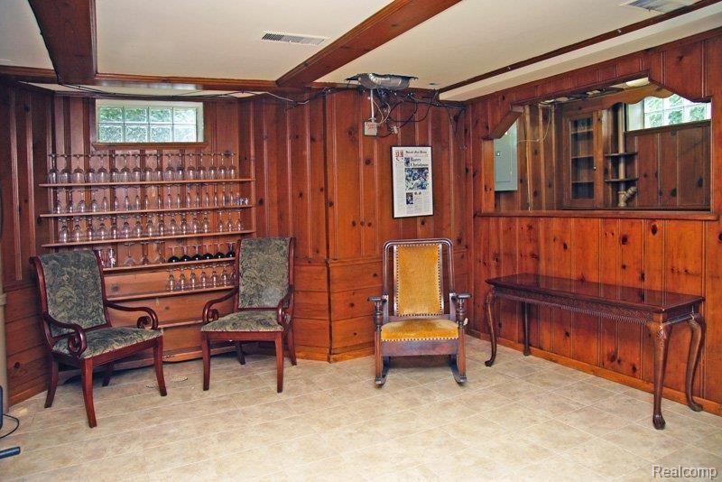 663 Pemberton Road Grosse Pointe, MI 48230 - Photo 20 of 24 Library 2
