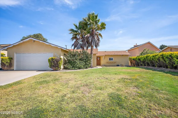 $670,000 | 824 Stansbury Drive, Santa Maria, CA 93455