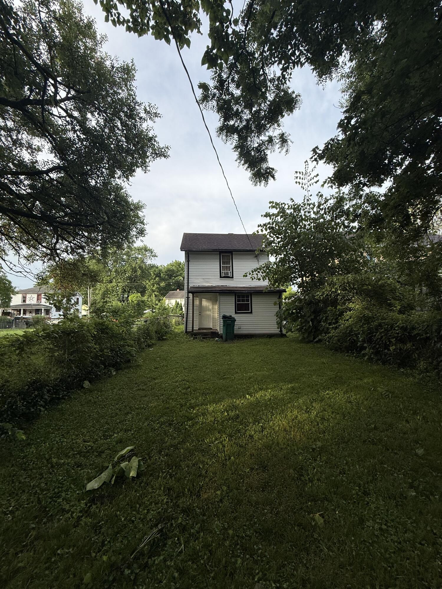 404 Sherman Avenue Springfield, OH 45503 - Photo 3 of 4