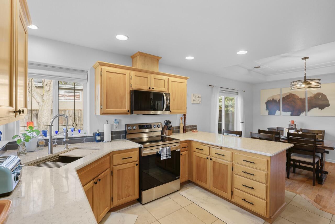 184 Keystone Way Eagle Point, OR 97524 - Photo 12 of 32 EP1A5072 Large