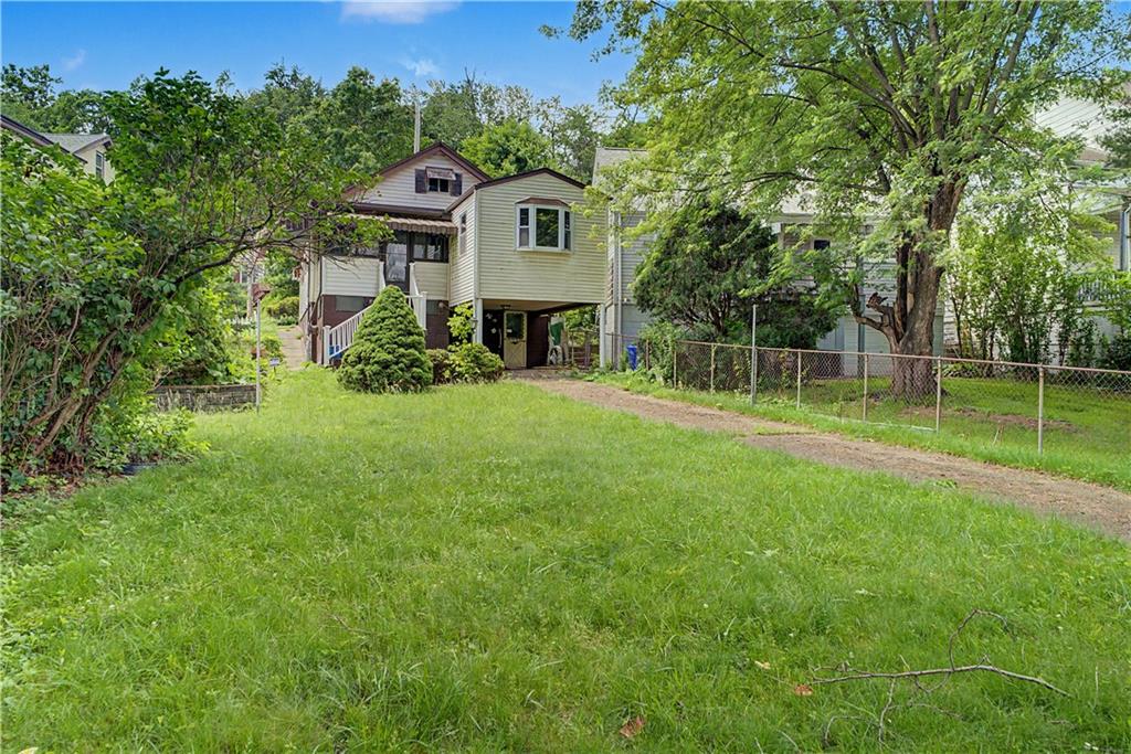 212 Singer Avenue McKees Rocks, PA 15136 - Photo 32 of 38