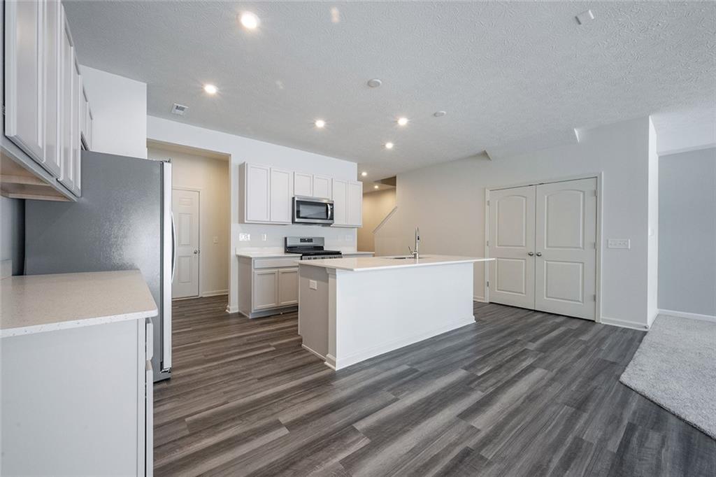 13460 Dewpoint Lane Fishers, IN 46037 - Photo 8 of 54