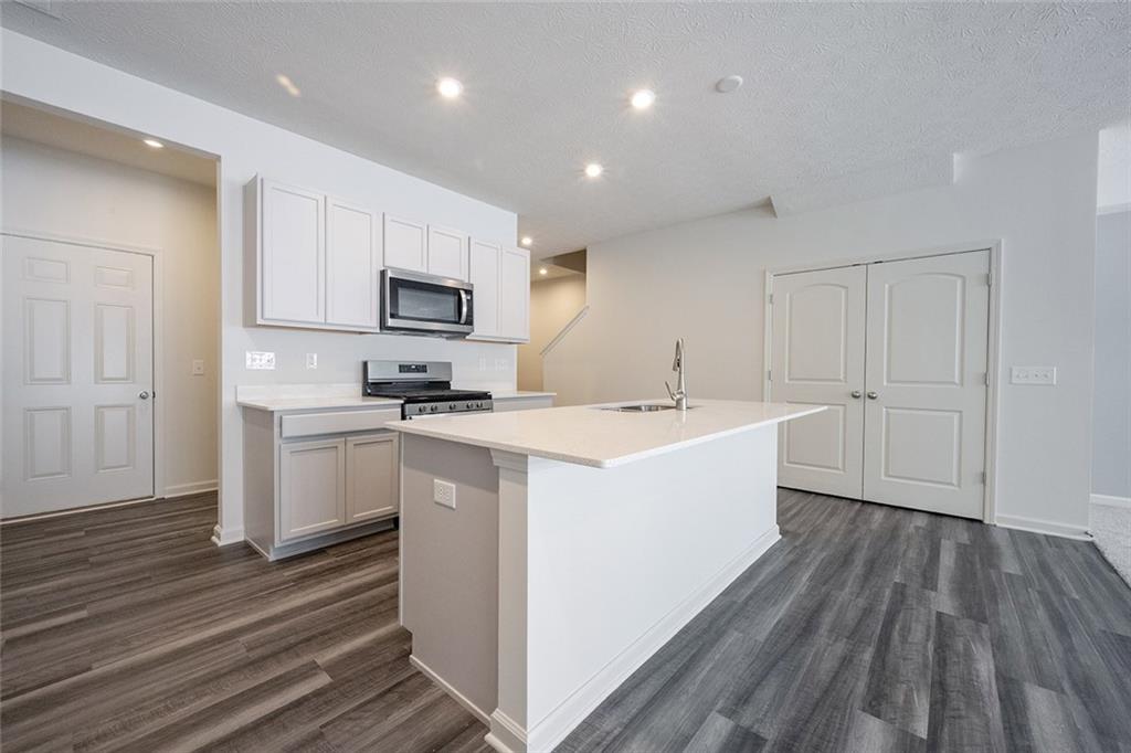 13460 Dewpoint Lane Fishers, IN 46037 - Photo 9 of 54