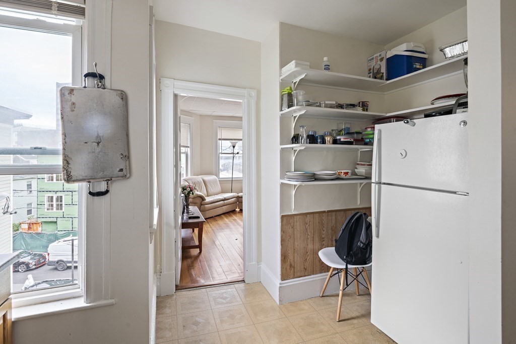 105 Walnut Street Somerville, MA 02145 - Photo 26 of 37