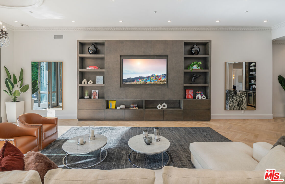 402 Doheny Road Beverly Hills, CA 90210 - Photo 15 of 55