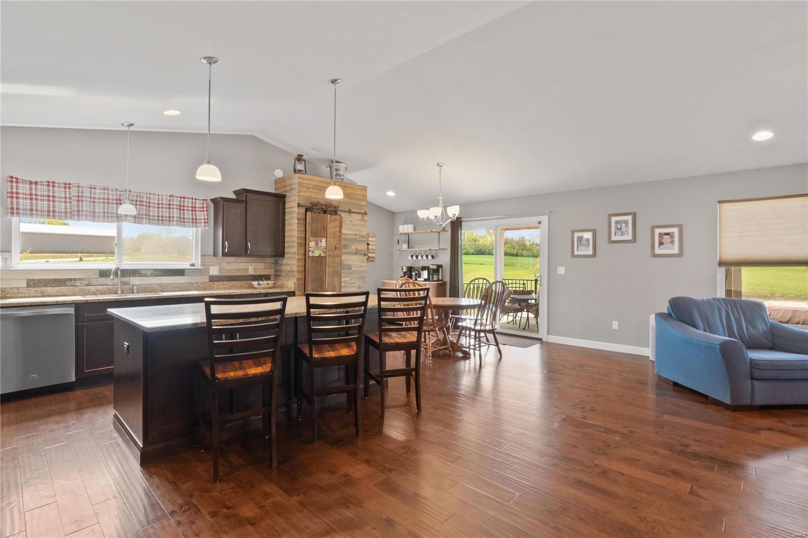 7085 Clayton Road Waterloo, IL 62298 - Photo 13 of 50