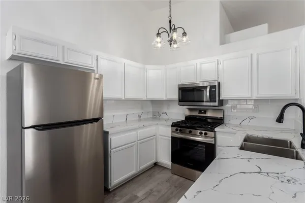 $1,999 | 2110 Los Feliz Street, Unit 2015, Las Vegas, NV 89156