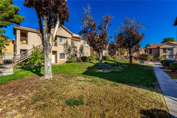 $1,999 | 2110 Los Feliz Street, Unit 2015, Las Vegas, NV 89156