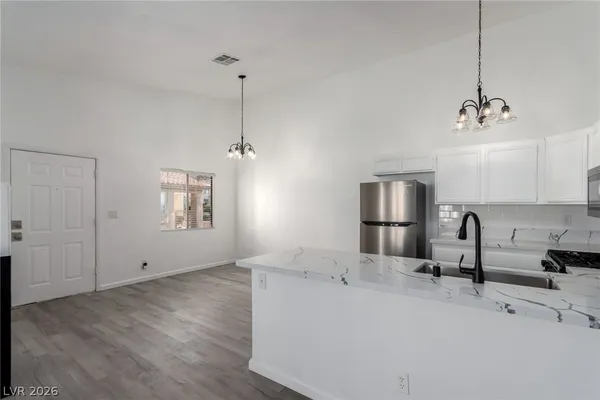 $1,999 | 2110 Los Feliz Street, Unit 2015, Las Vegas, NV 89156