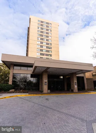 $2,050 | 3709 South George Mason Drive, Unit 115, Falls Church, VA 22041