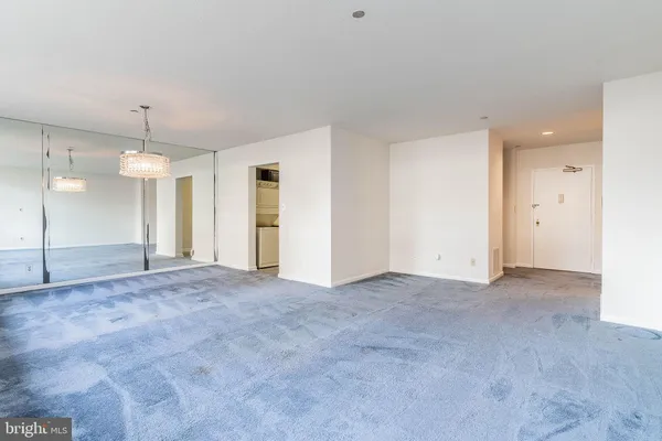 $2,050 | 3709 South George Mason Drive, Unit 115, Falls Church, VA 22041