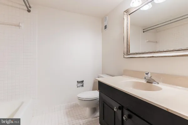 $2,050 | 3709 South George Mason Drive, Unit 115, Falls Church, VA 22041
